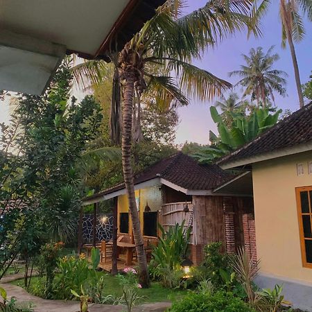 Penginapan Sedap Malam Lovina Esterno foto